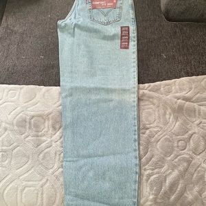 Levi’s Comfort Fit Jeans